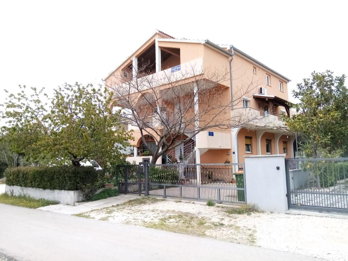 Apartments Vanja Skara Biograd Biograd Na Moru Exterior photo